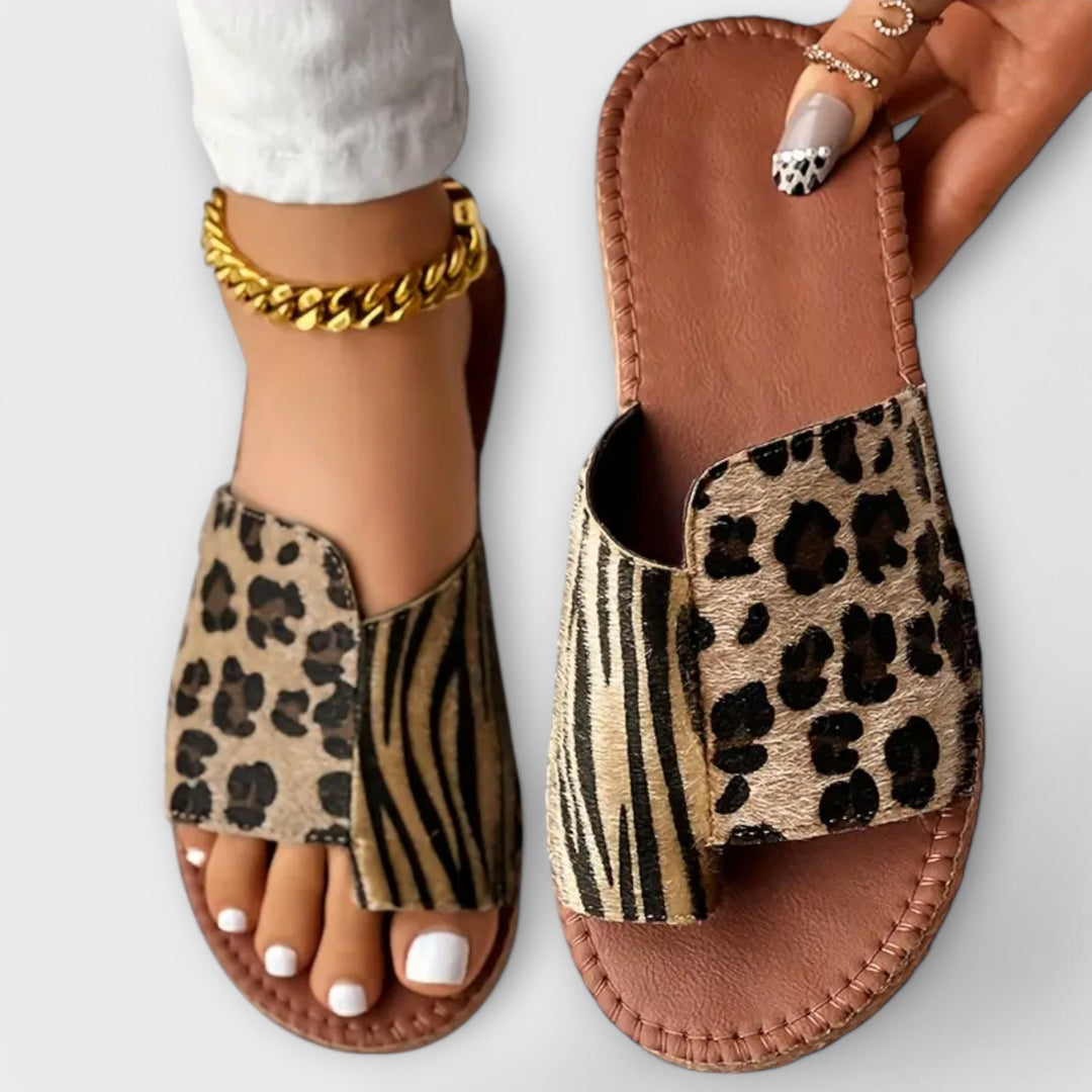 Chic Two-Tone Leopard Print Slides