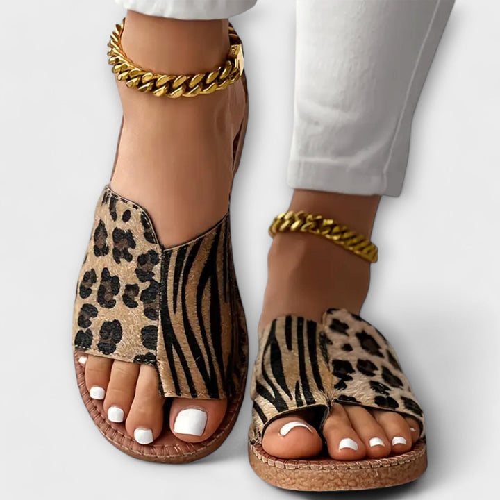 Chic Two-Tone Leopard Print Slides