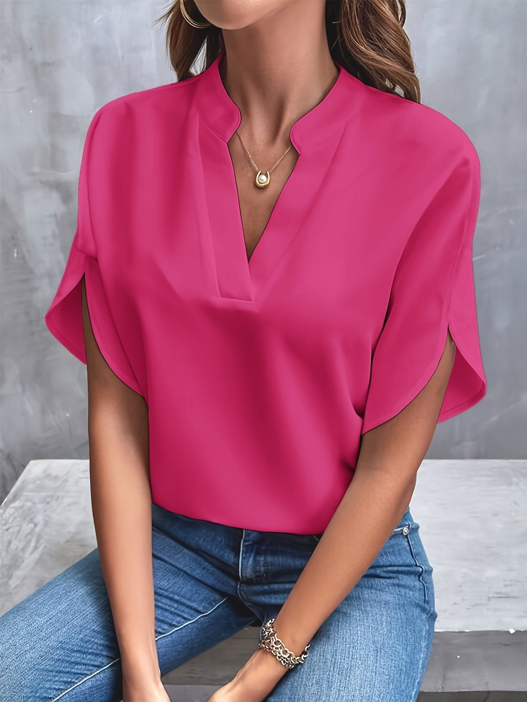 Mieke™ | Effen blouse met V-hals