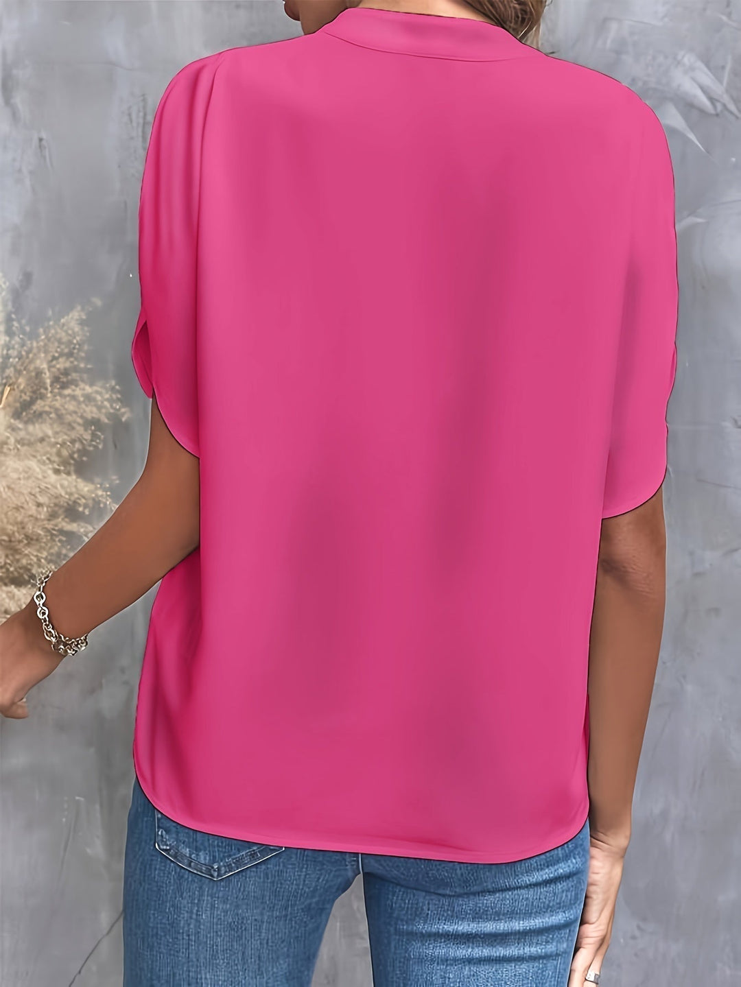 Mieke™ | Effen blouse met V-hals