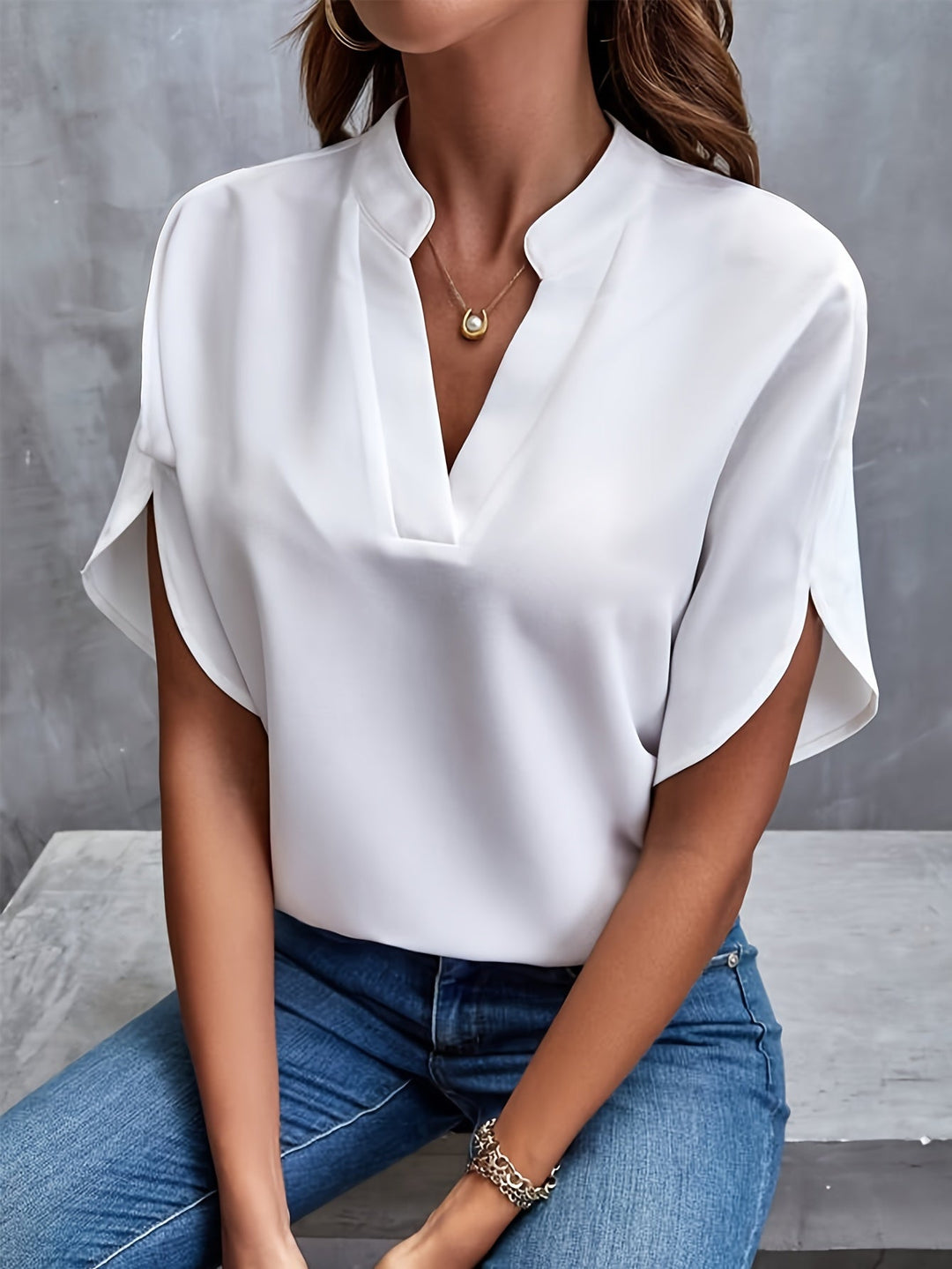 Mieke™ | Effen blouse met V-hals