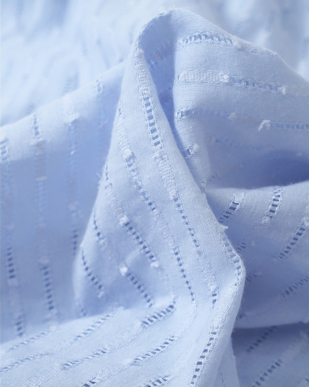 Lara™ – Midi-jurk met V-hals en ruchesmouwen